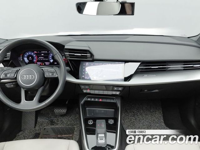 Audi A3 2023 — фото 10