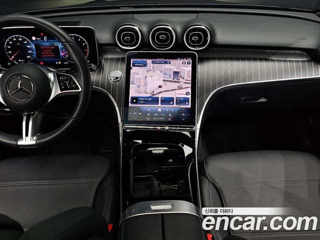 Mercedes-Benz C-Class 2024 — фото 10
