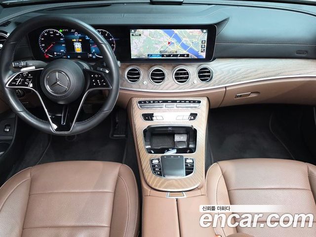 Mercedes-Benz E-Class 2022 — фото 10