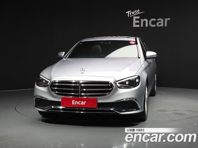 Mercedes-Benz E-Class 2022 — фото 3