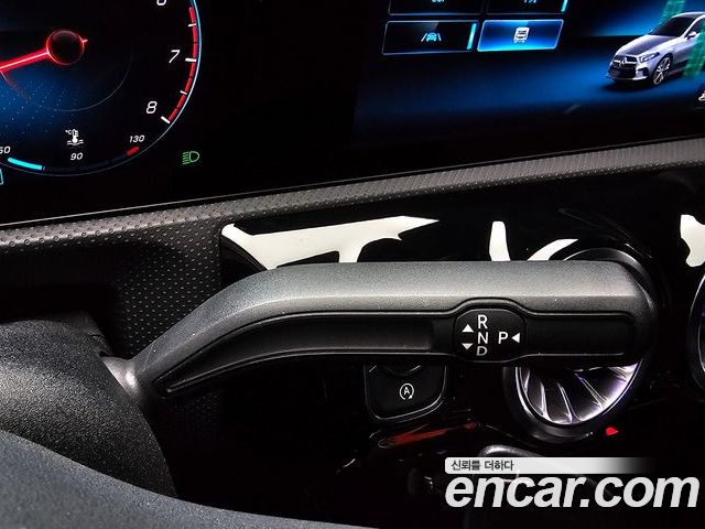 Mercedes-Benz A-Class 2022 — фото 9