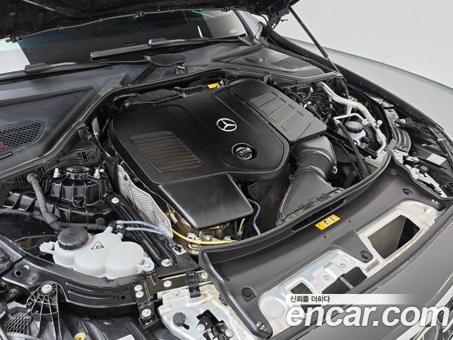 Mercedes-Benz E-Class 2025 — фото 6