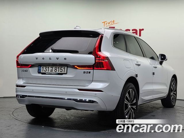 Volvo XC60 2022 — фото 2