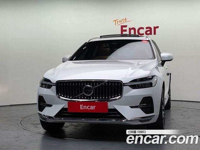 Volvo XC60 2022 — фото 3