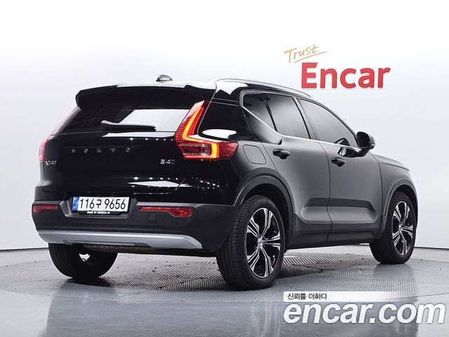 Volvo XC40 2022 — фото 2