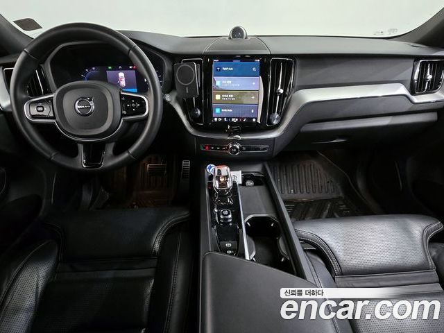 Volvo XC60 2022 — фото 10
