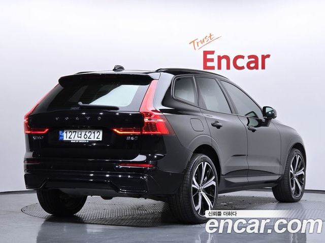 Volvo XC60 2022 — фото 2