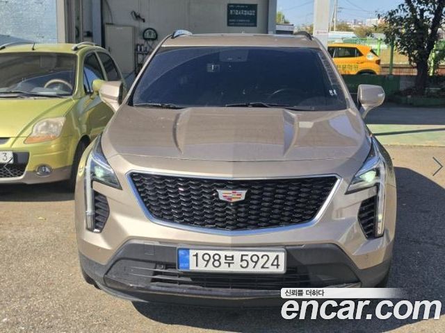 Cadillac XT4 2023 — фото 2
