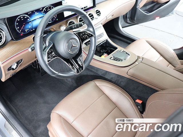 Mercedes-Benz E-Class 2023 — фото 7