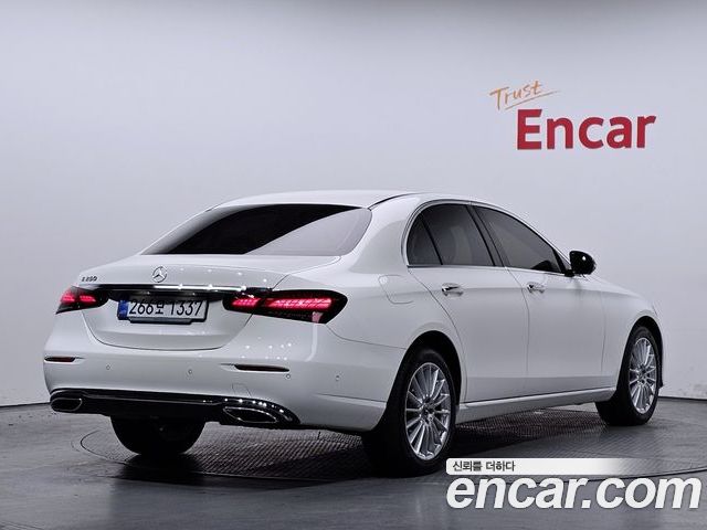 Mercedes-Benz E-Class 2023 — фото 2
