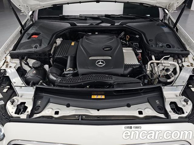 Mercedes-Benz E-Class 2023 — фото 6