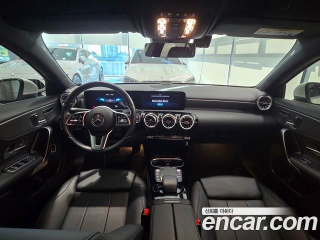 Mercedes-Benz A-Class 2023 — фото 6