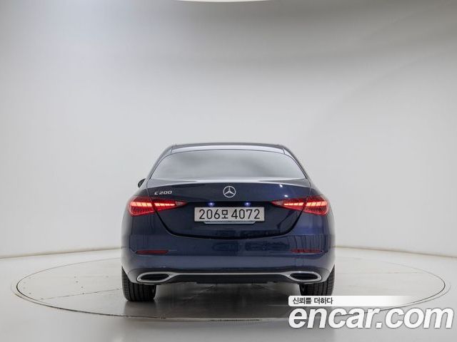 Mercedes-Benz C-Class 2025 — фото 4