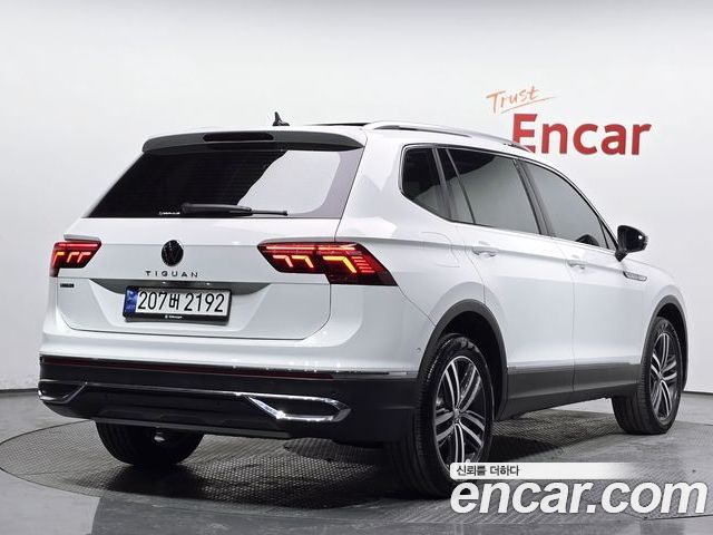 Volkswagen Tiguan 2023 — фото 2