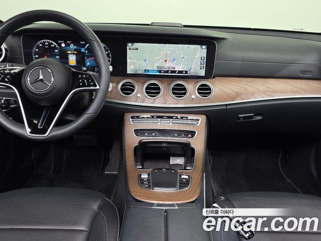 Mercedes-Benz E-Class 2022 — фото 10