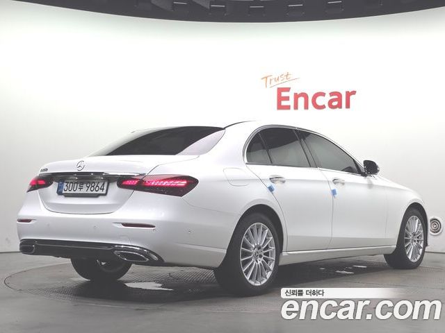 Mercedes-Benz E-Class 2022 — фото 2