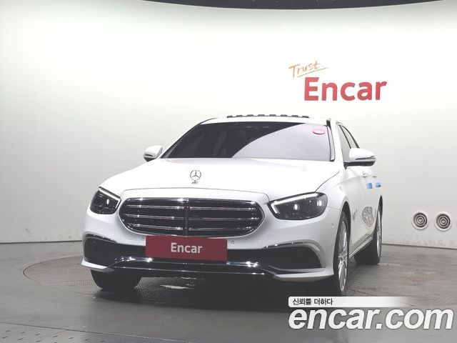 Mercedes-Benz E-Class 2022 — фото 3