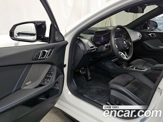BMW 1 Series 2025 — фото 10