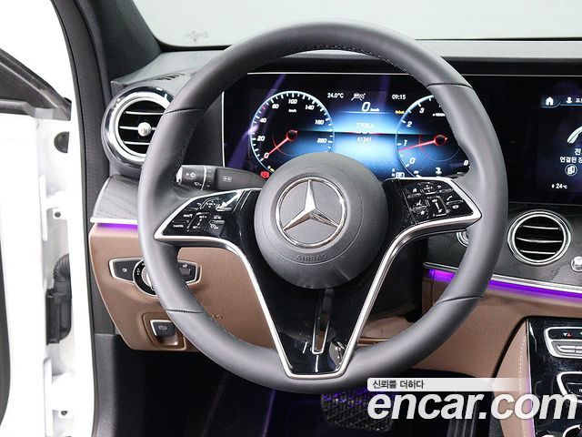 Mercedes-Benz E-Class 2023 — фото 9