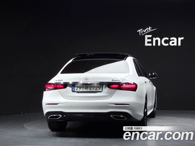 Mercedes-Benz E-Class 2023 — фото 4