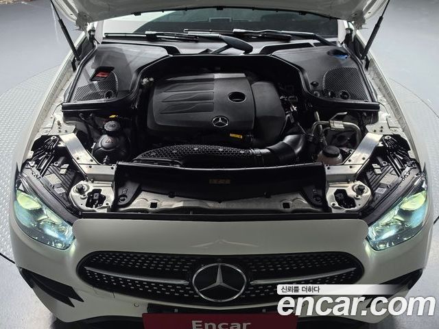 Mercedes-Benz E-Class 2023 — фото 6