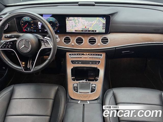 Mercedes-Benz E-Class 2022 — фото 10