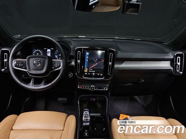 Volvo XC40 2022 — фото 10