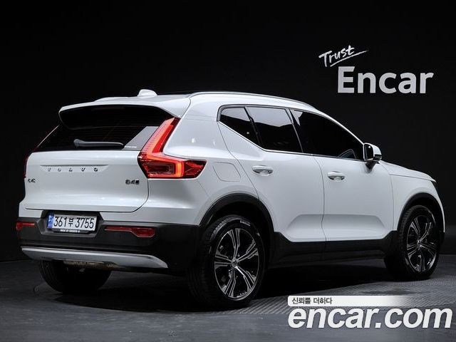Volvo XC40 2022 — фото 2