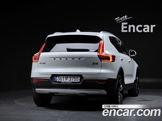 Volvo XC40 2022 — фото 4