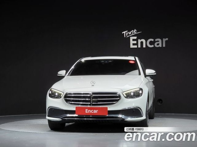 Mercedes-Benz E-Class 2023 — фото 3
