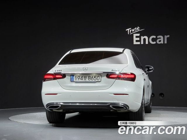 Mercedes-Benz E-Class 2023 — фото 4