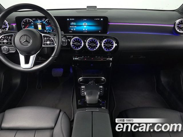 Mercedes-Benz A-Class 2022 — фото 10