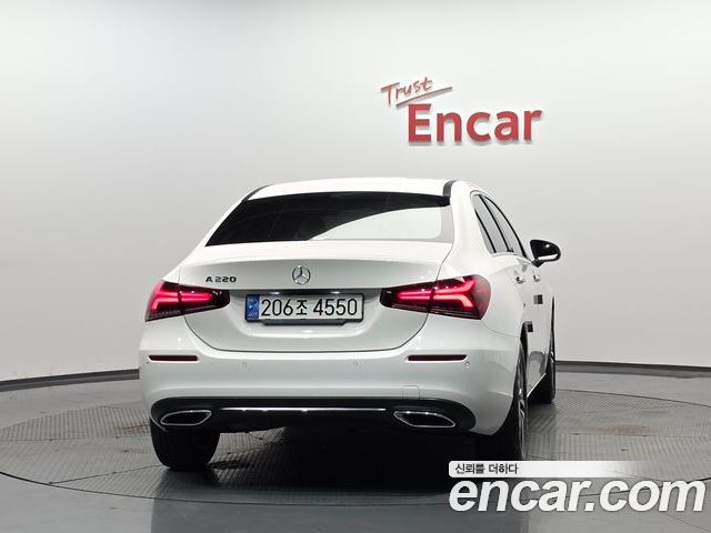 Mercedes-Benz A-Class 2022 — фото 4