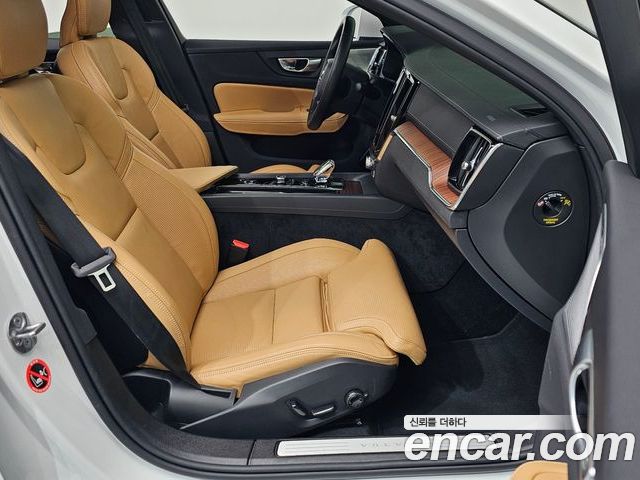 Volvo S60 2025 — фото 10