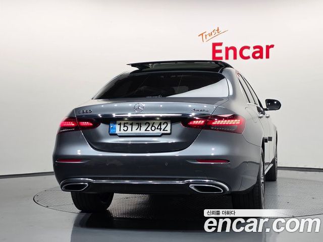Mercedes-Benz E-Class 2023 — фото 4