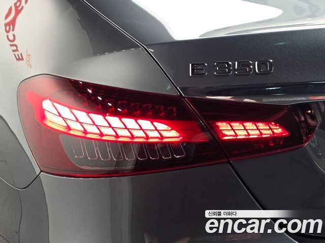 Mercedes-Benz E-Class 2023 — фото 9