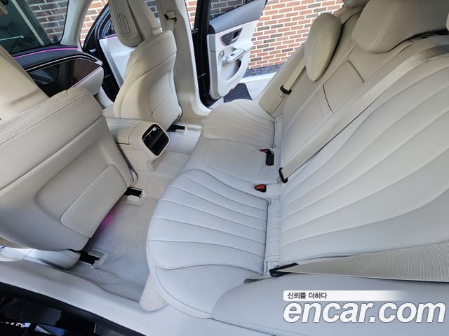 Mercedes-Benz E-Class 2024 — фото 10