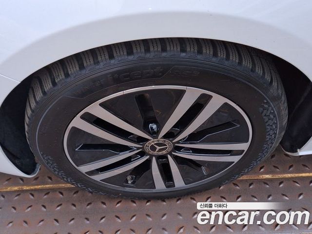 Mercedes-Benz A-Class 2023 — фото 4