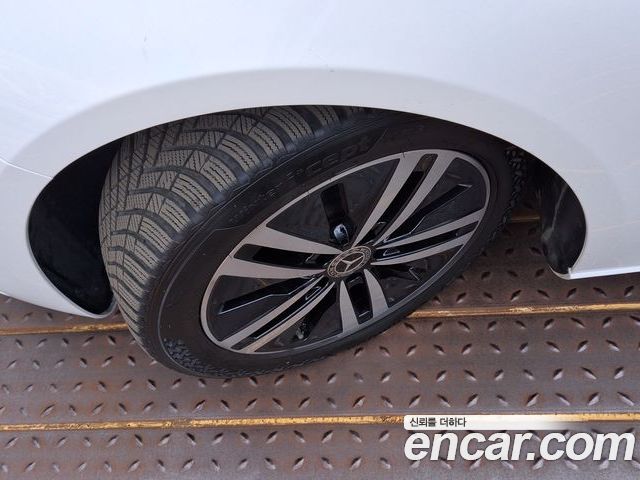 Mercedes-Benz A-Class 2023 — фото 5