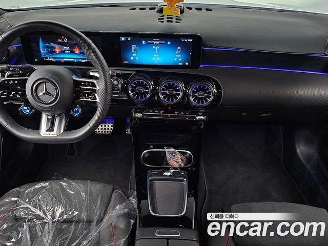 Mercedes-Benz A-Class 2025 — фото 10