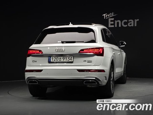 Audi Q5 2023 — фото 4