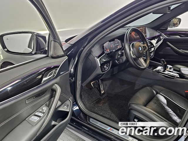 BMW 5 Series 2023 — фото 10