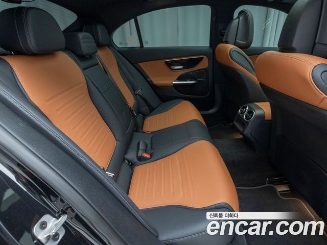 Mercedes-Benz C-Class 2025 — фото 10