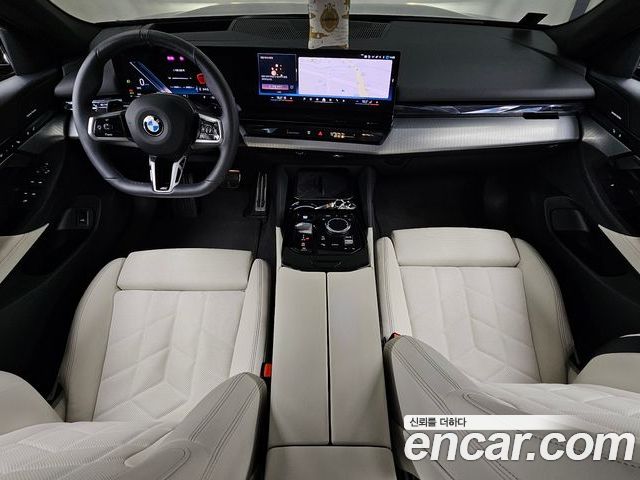 BMW 5 Series 2025 — фото 10