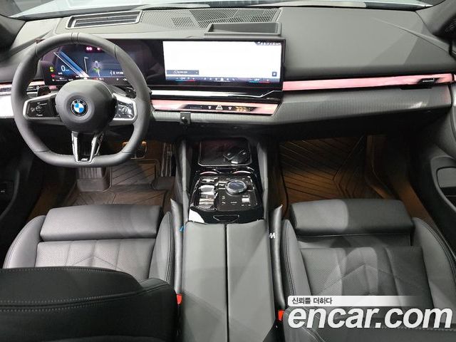 BMW 5 Series 2025 — фото 10