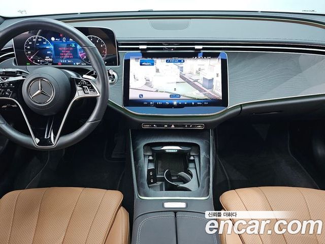 Mercedes-Benz E-Class 2024 — фото 10