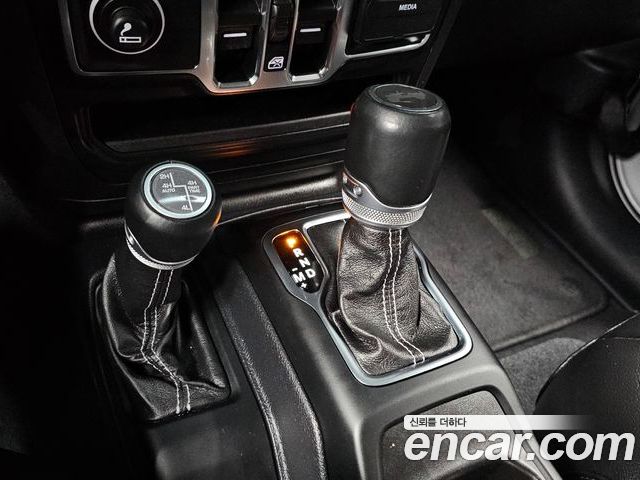 Jeep Wrangler 2021 — фото 9