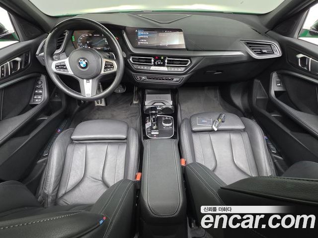 BMW 1 Series 2022 — фото 10