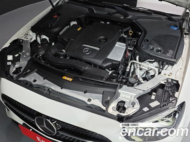 Mercedes-Benz E-Class 2023 — фото 6