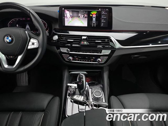 BMW 5 Series 2022 — фото 10
